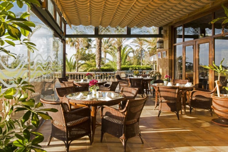 Hoyo dining